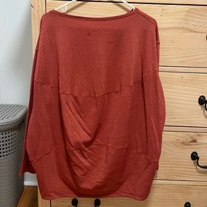 Lululemon Back in Action top